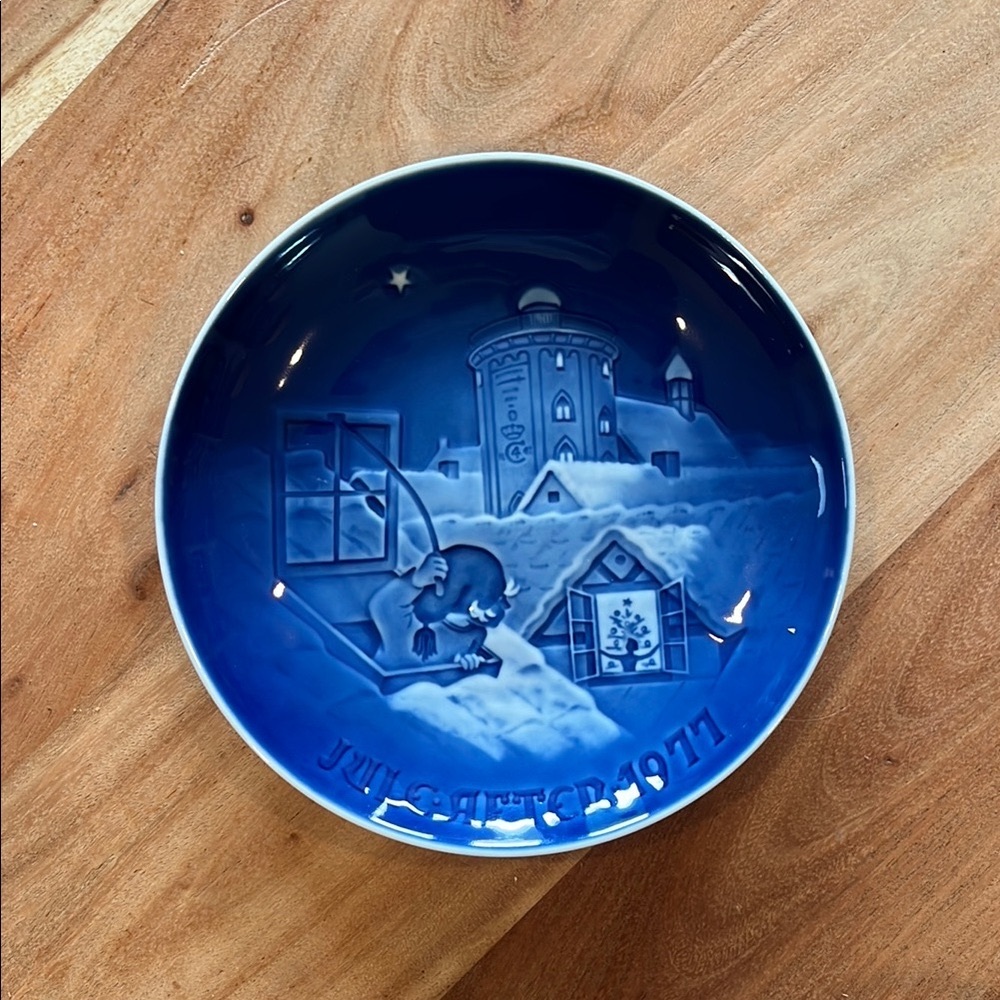 Vintage Bing & Grondahl 1977 Christmas Plate